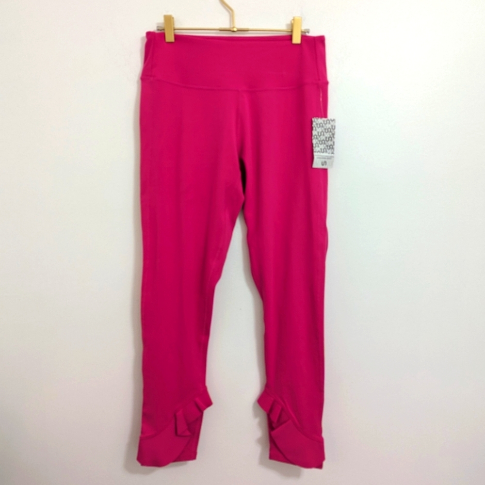 NWT‎ Urban Savage Large Vibrant Berry Pink Ruffle Leggings